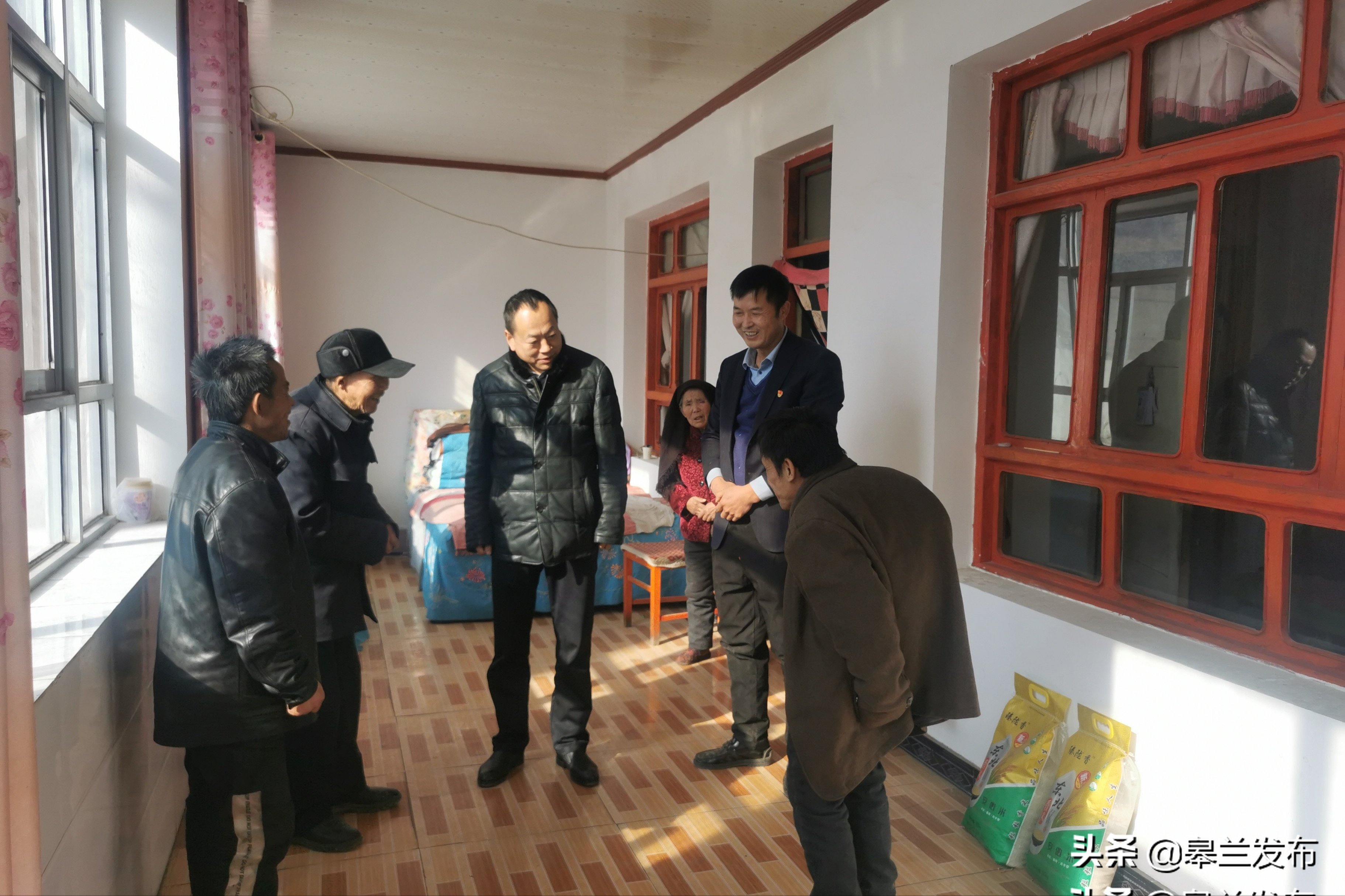 ��������Ȼ��Դ�ֿ�չο�����ѵ�Ա��Ⱥ�ڻ