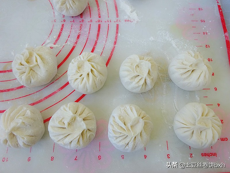 秋天，这馅做包子就水煎，暄软焦脆又营养，几天不吃就馋得慌