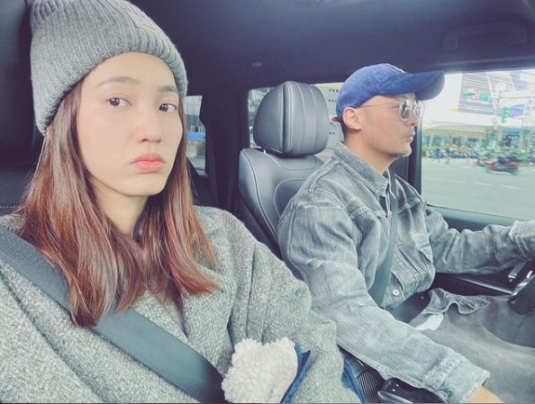 余文樂老婆曬女兒近照，28週早產妹妹已長成小胖墩，肉臉超可愛