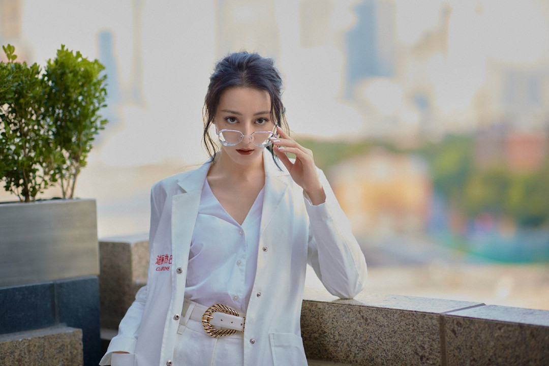 Hot cling to reincarnate all-round talent, " travel length a song " is Wu Lei cold-shouldered? Complete theatrical work let a person spit groove only