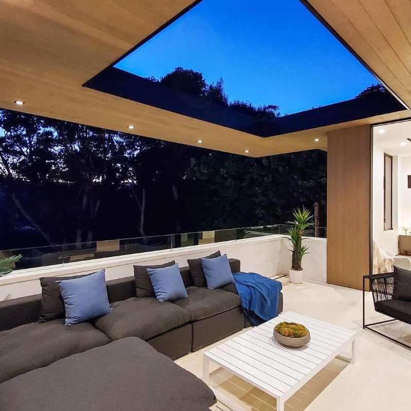 252㎡玻璃別墅掏空天花板，夜晚抬頭就是星空，美景貫穿全屋