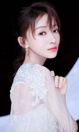 宋祖儿：“靖姐别再吃了”，金靖：“最后一口，我保证最后一口”