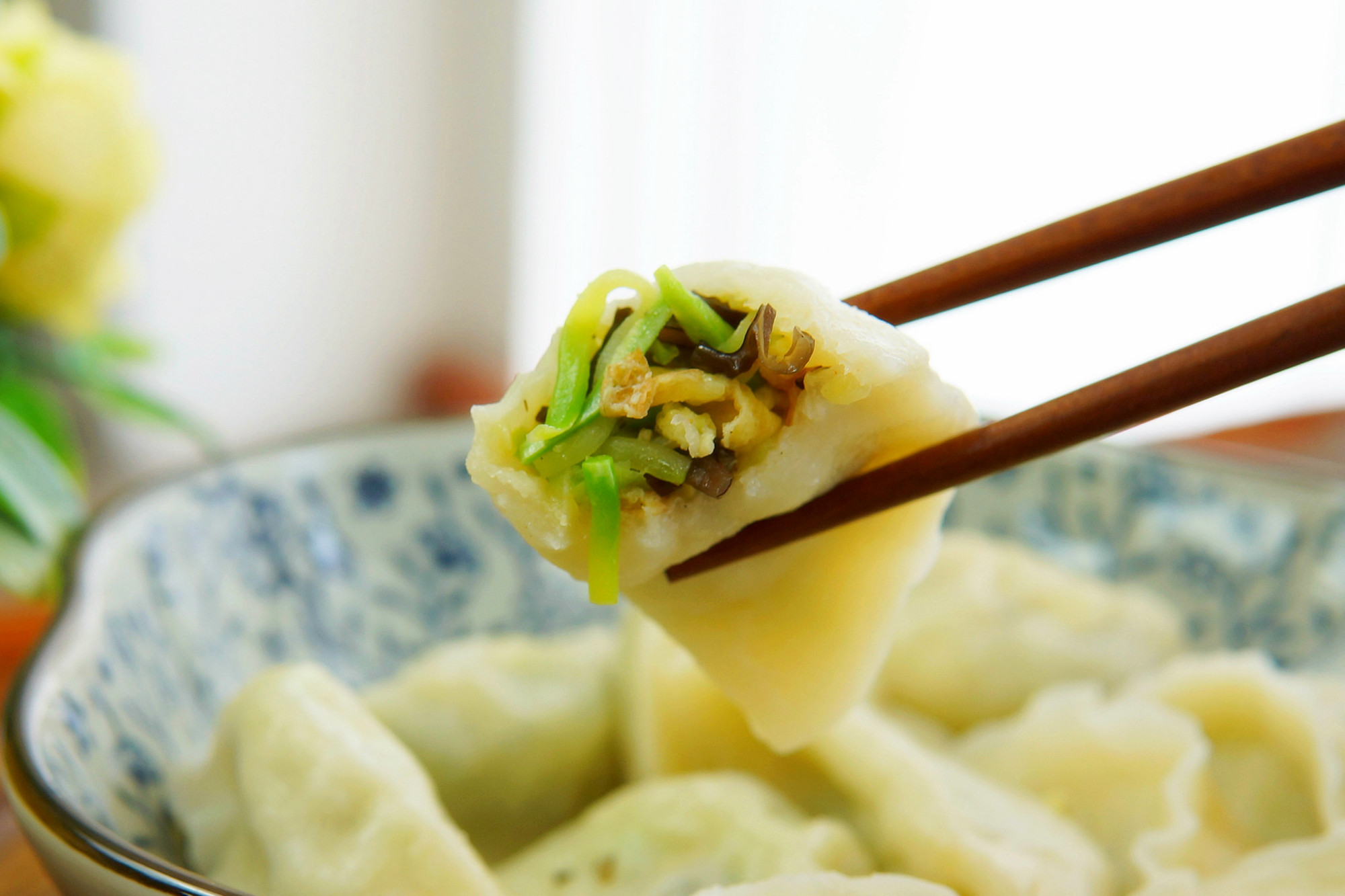 夏天别吃肉饺子了，这2种蔬菜特水嫩，包饺子清