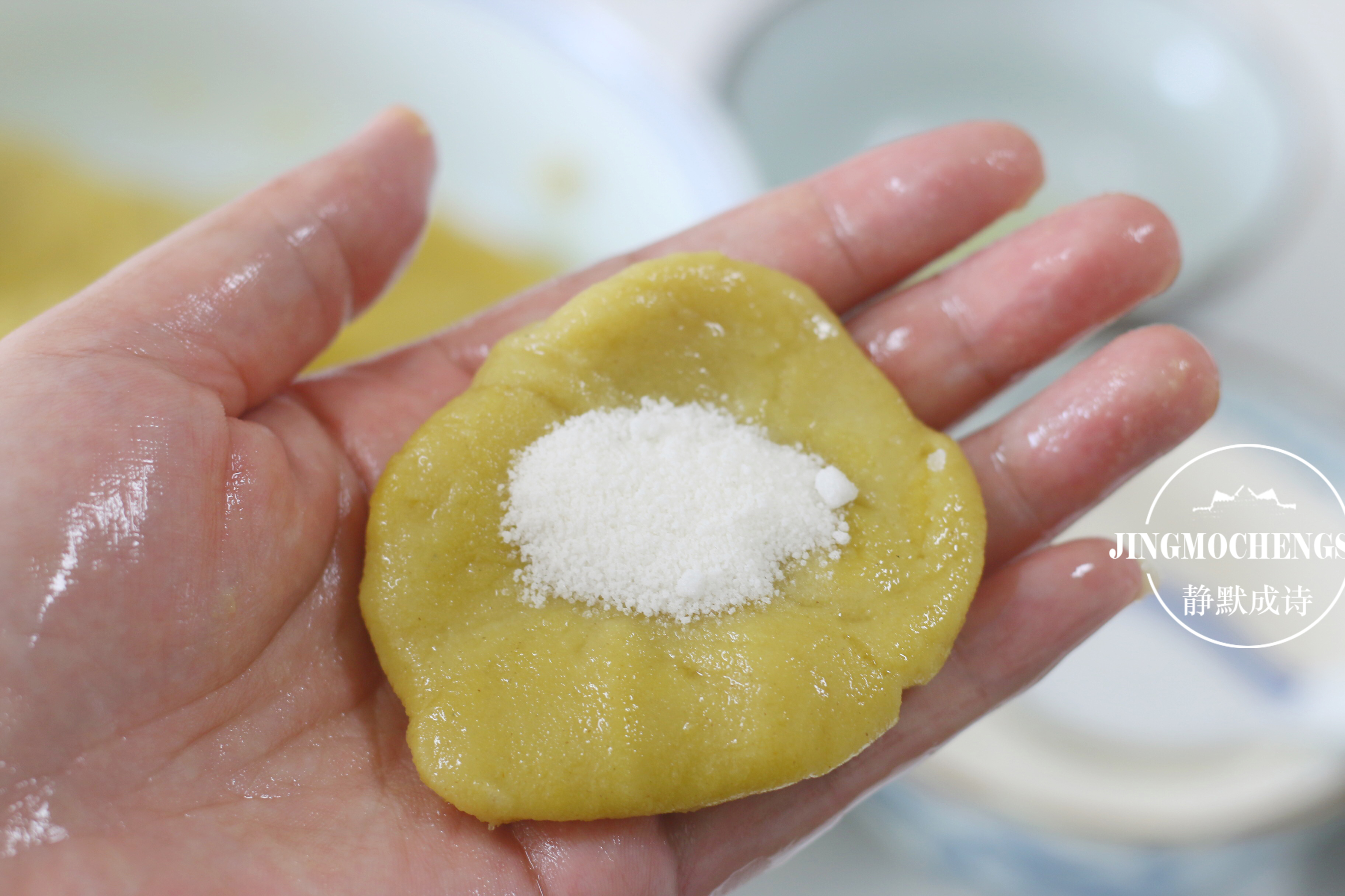 油炸糕的正確做法，不用酵母，不開裂不露餡兒，外酥裡糯吃不夠