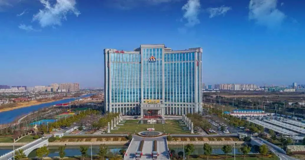 中南建设营收净利双增，净负债率下降，但仍踩两条“红线”