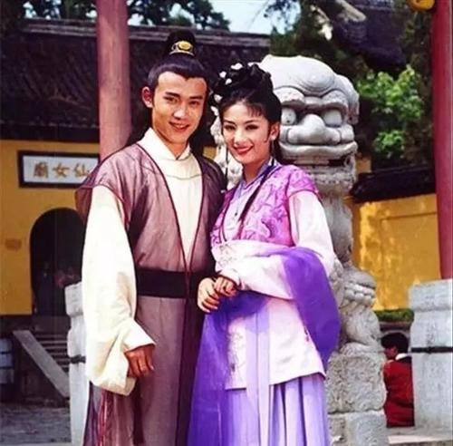 Yellow Yi Nieyuan returns on wrong bridal sedan chair is married to man, when taking sport, exposing to the sun oneself is a lover, hot tear performs memory to kill