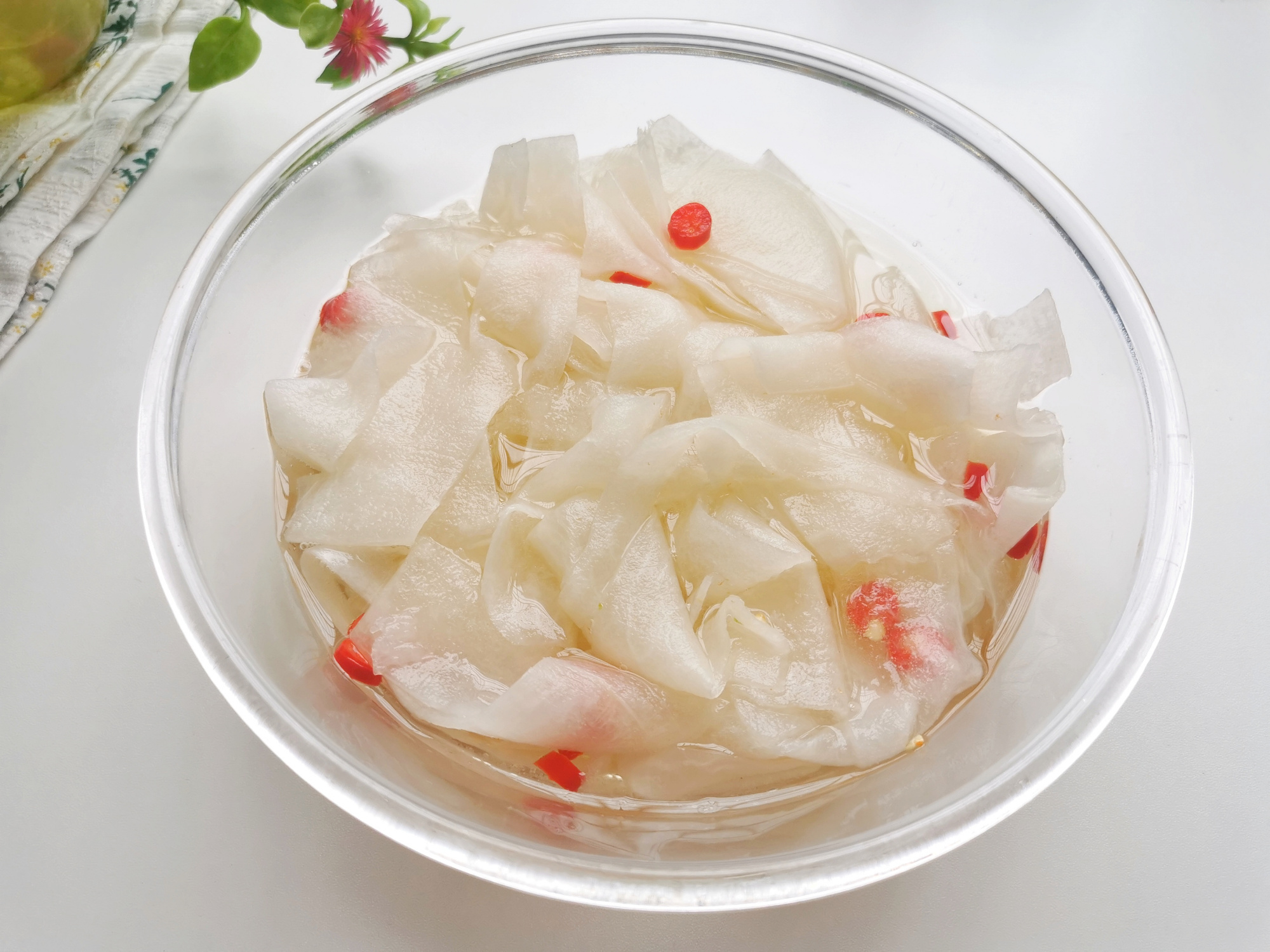 全网都在做的雪碧泡萝卜，酸辣爽口，开胃解腻，适合手残党