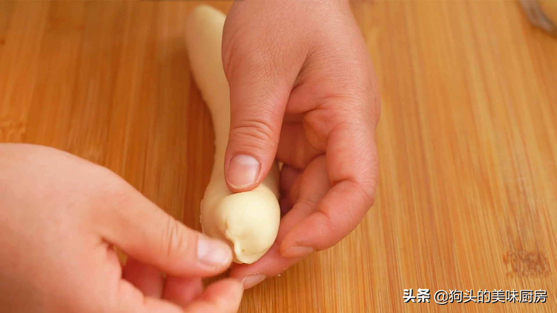 最近酸奶大麻花火了，做法配方告訴你，外酥裡軟，口口爆漿