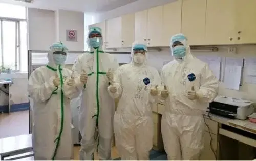 美国教授：中国医护人员经验丰富，只要高薪聘