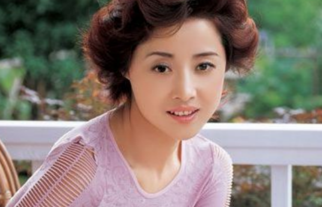 张若昀后妈刘蓓，带着二婚的孩子再嫁前夫，她的故事比想象中精彩