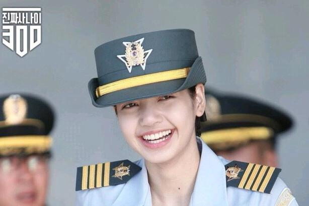Lisa《青你2》视频截图引热议,被吐槽脱离韩式滤镜嘴大颜值下降