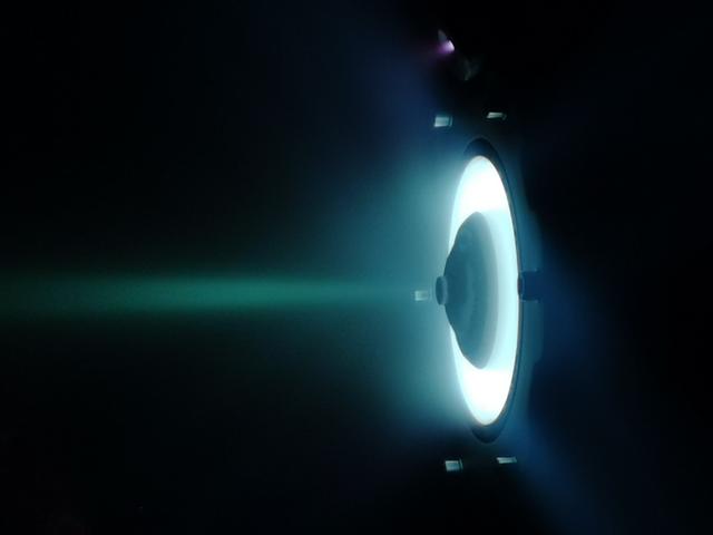 ����ֻ������һ��ͷ����Ϊɶ�����ƽ�����ʹ�ҹ��ռ�վ�а�������