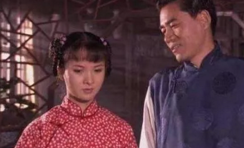 中国女性有当今的平等权利，毛主席是最大功臣