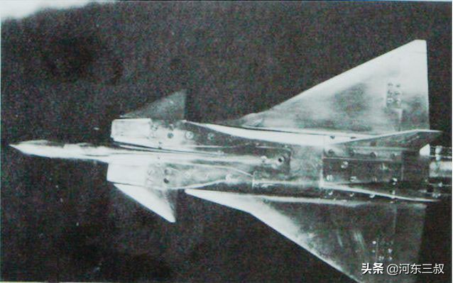 空军全家福，跨越71年，从歼-5到歼-20祖孙四代（
