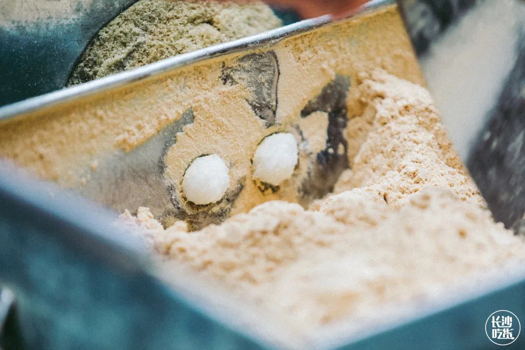 长沙最美劳动者纪实：摆摊商贩高温下的坚守