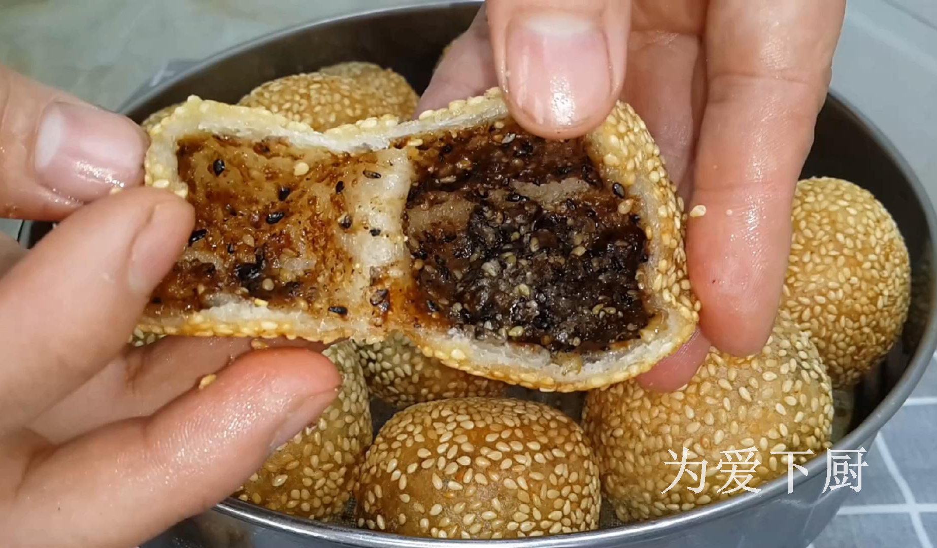 麻團這做法才最正確，掌握3個技巧，個個空心不炸鍋，比買的還香