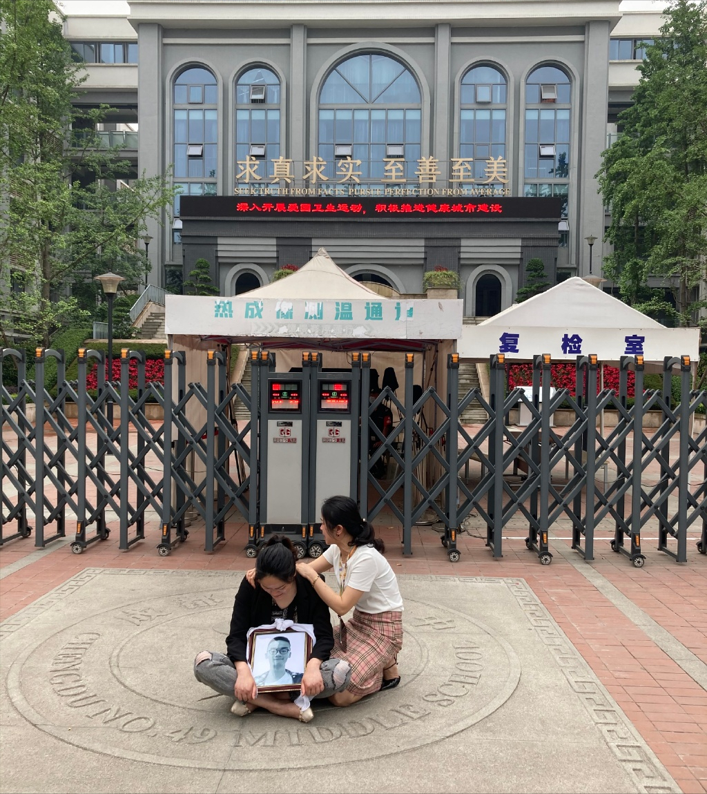 四川一高二學生墜亡！官方通報排除刑事案件，學生母親：我不認同