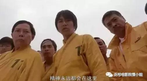 周星驰一头白发送别吴孟达！原来，他最讲情义，这几位都放在心上