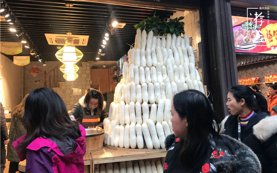 重庆磁器口“全自动算命机器”，随缘给钱，人气居高不下