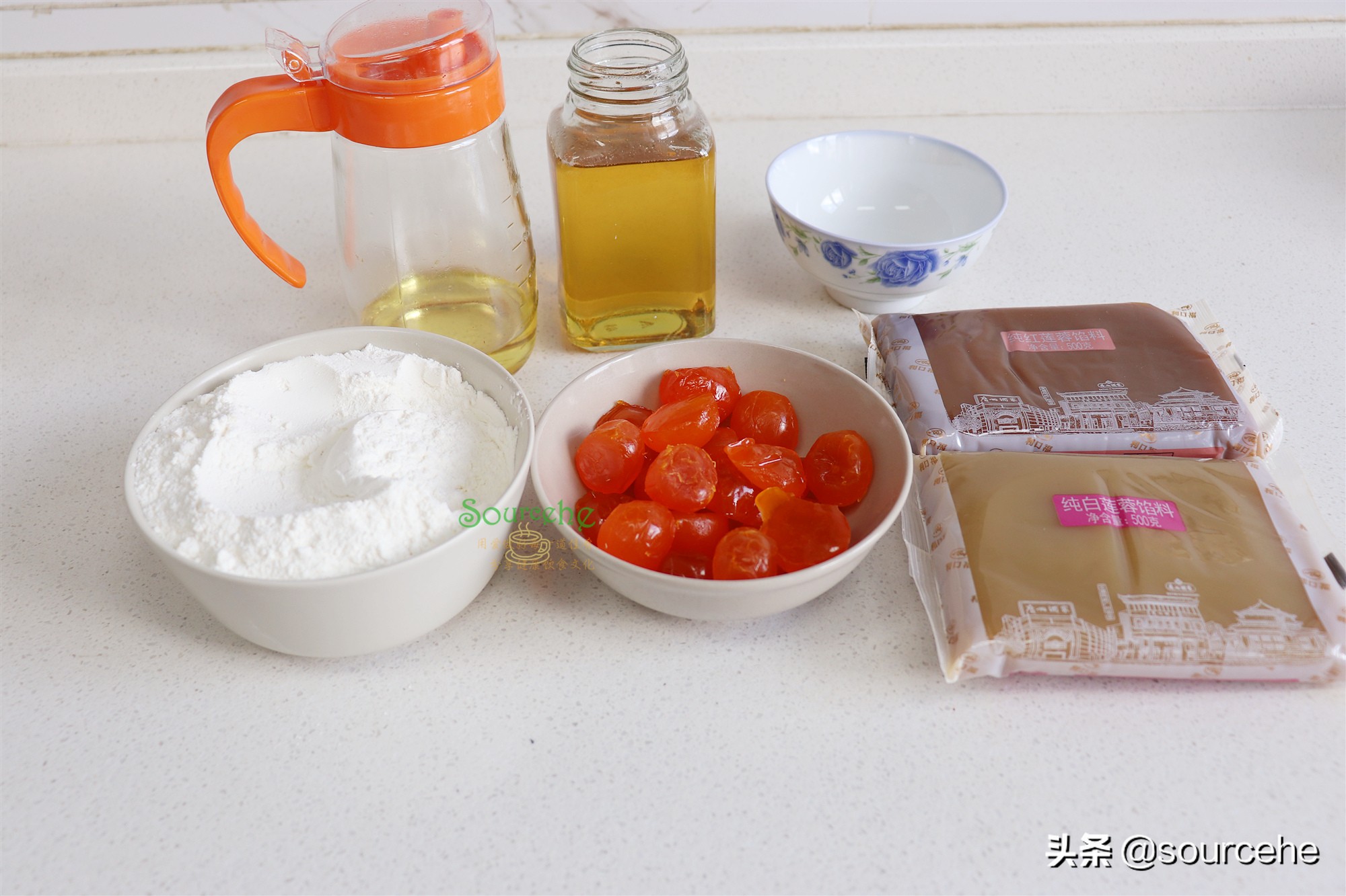 广式莲蓉蛋黄月饼，掌握3个技巧，色泽金黄，皮薄香润，回油快