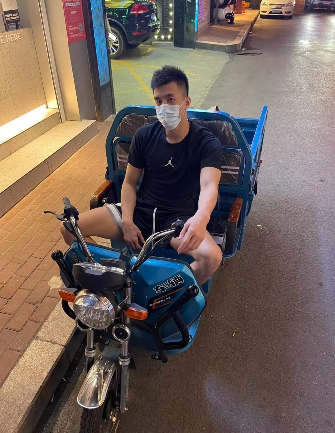 亚洲第一后卫：郭艾伦巨星后卫，沦落到此，无球可打