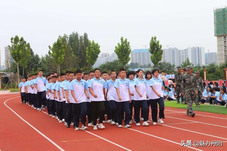 菏泽市实验中学举行2021级新生军训汇报展演(图22)