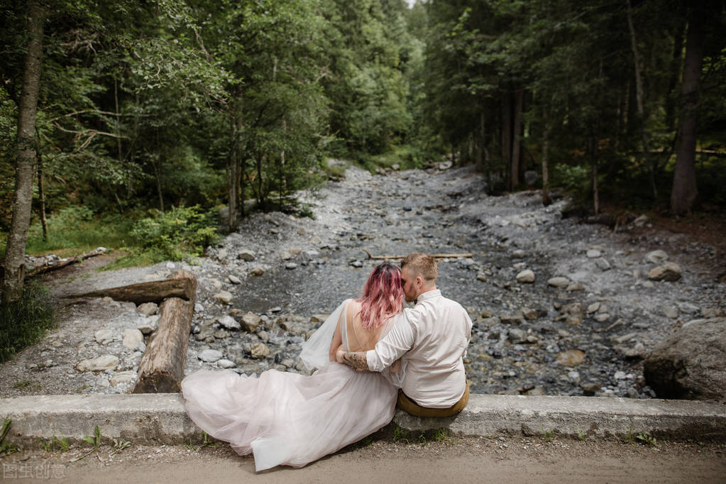 自媒体能不能赚钱与目前自媒体所遇到的现状进行深层次分析