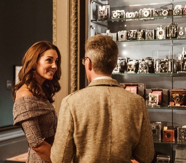 敬业的凯特工作中有趣、感人、甚至尴尬的瞬间