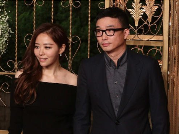 张靓颖：为冯柯做了9年\"人肉提款机\"，