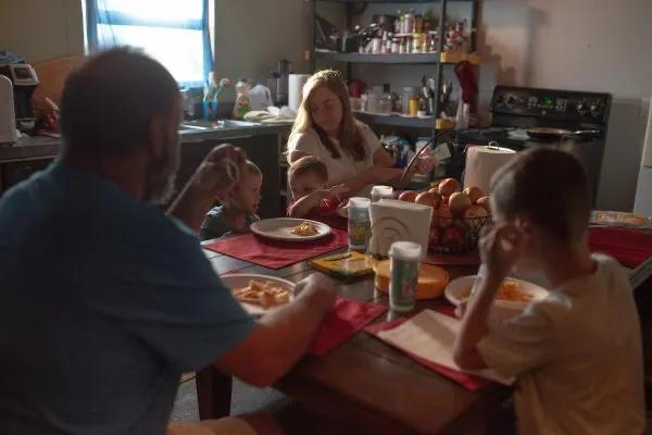 直击：因“新冠病毒”数百万美国人没收入生活