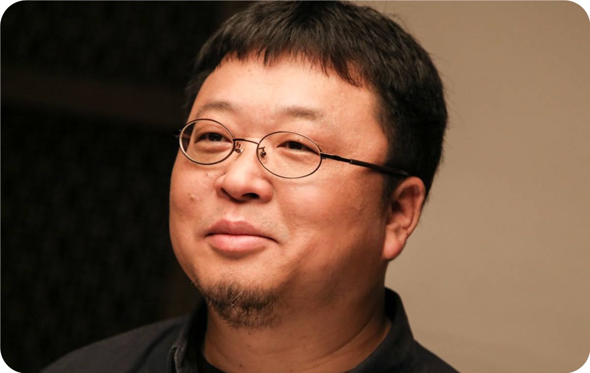 身价250亿老板宣布即将退休，而前员工罗永浩现