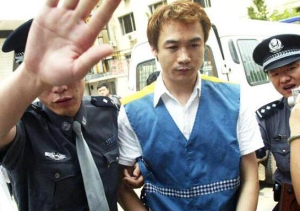 黄渤的“贵人”，荧幕上的“经典”，离开演艺圈的高虎如今咋样了