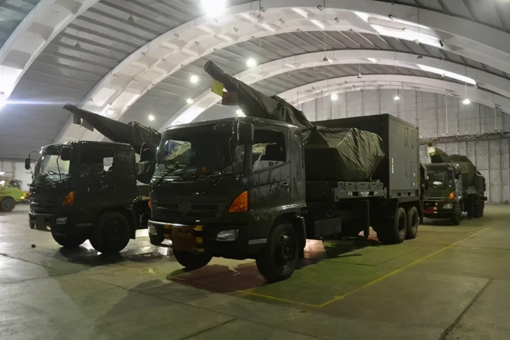 印尼在南海打造不沉航母：正部署陆海空3军兵力，潜艇已进驻