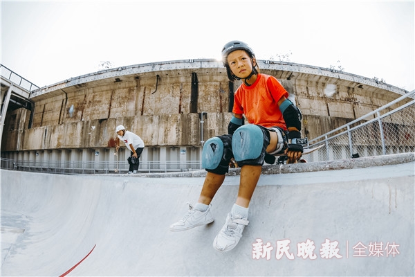 铭记场面丨只因热爱！上海九岁少女玩转滑板运动