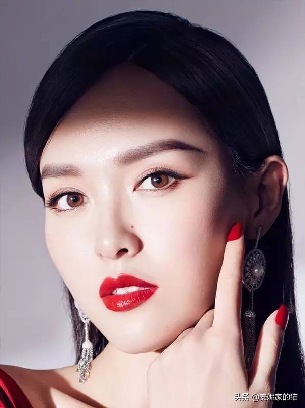 《流金岁月》热播：比起剧情，倪妮的朱锁锁职