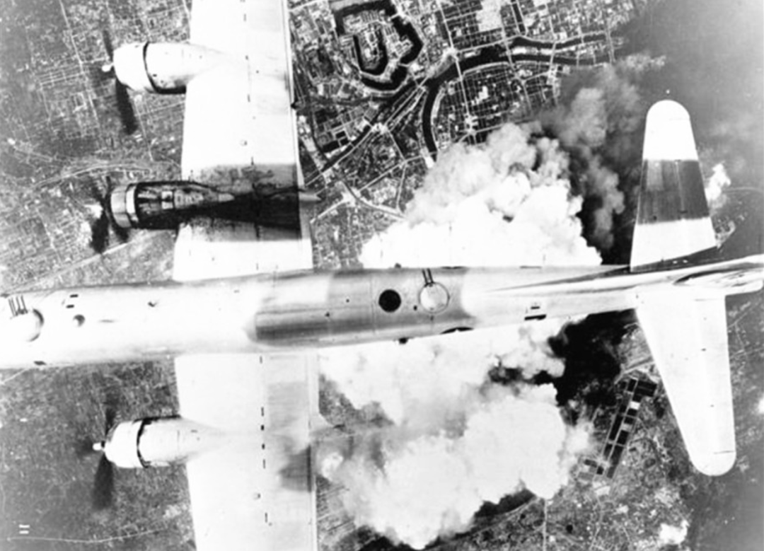 一夜数十万人死于火海，800万人流离失所，李梅火攻比核弹还残忍