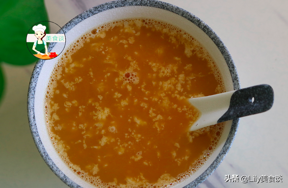 80歲老奶奶，教我這樣吃雞蛋，不煮不蒸，每天一碗，營養又好喝