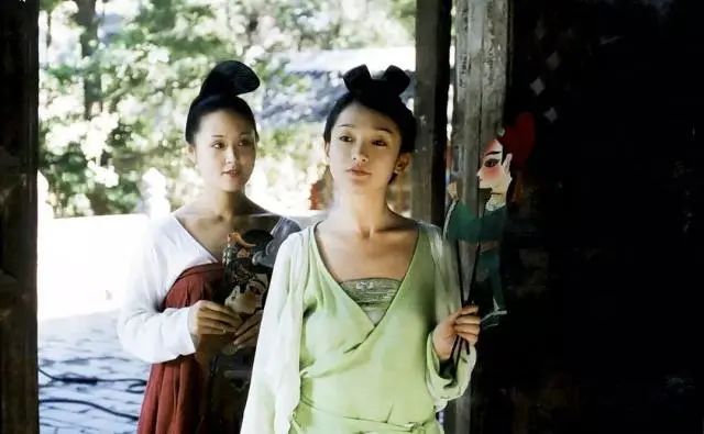 王菲周迅隔空义演：谁说爱过同一个男人，就不