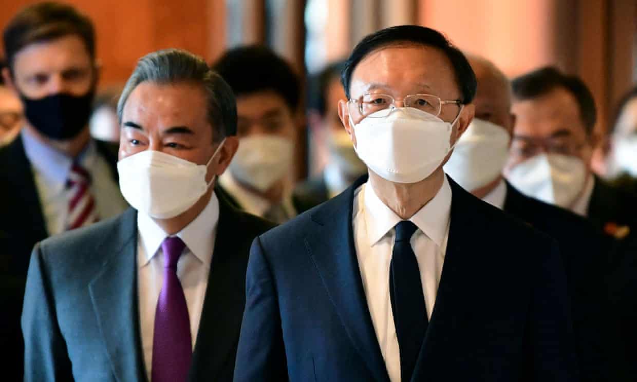 中美会谈：美国一些人急了，痛骂拜登政府！声称美国被人当面羞辱