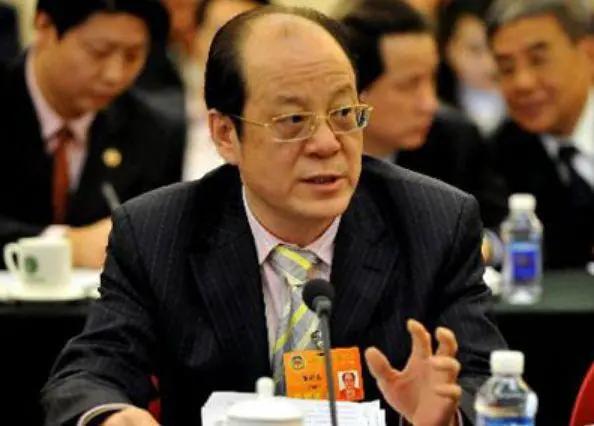一条医药暴利链，要赔上多少人命？