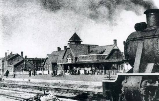 数十万蒋军穷追不舍，林彪弹尽粮绝，金日成紧