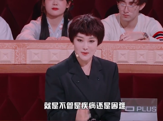 张馨予高调秀恩爱，首次公开何捷对她的家训：两口子不能分被子睡