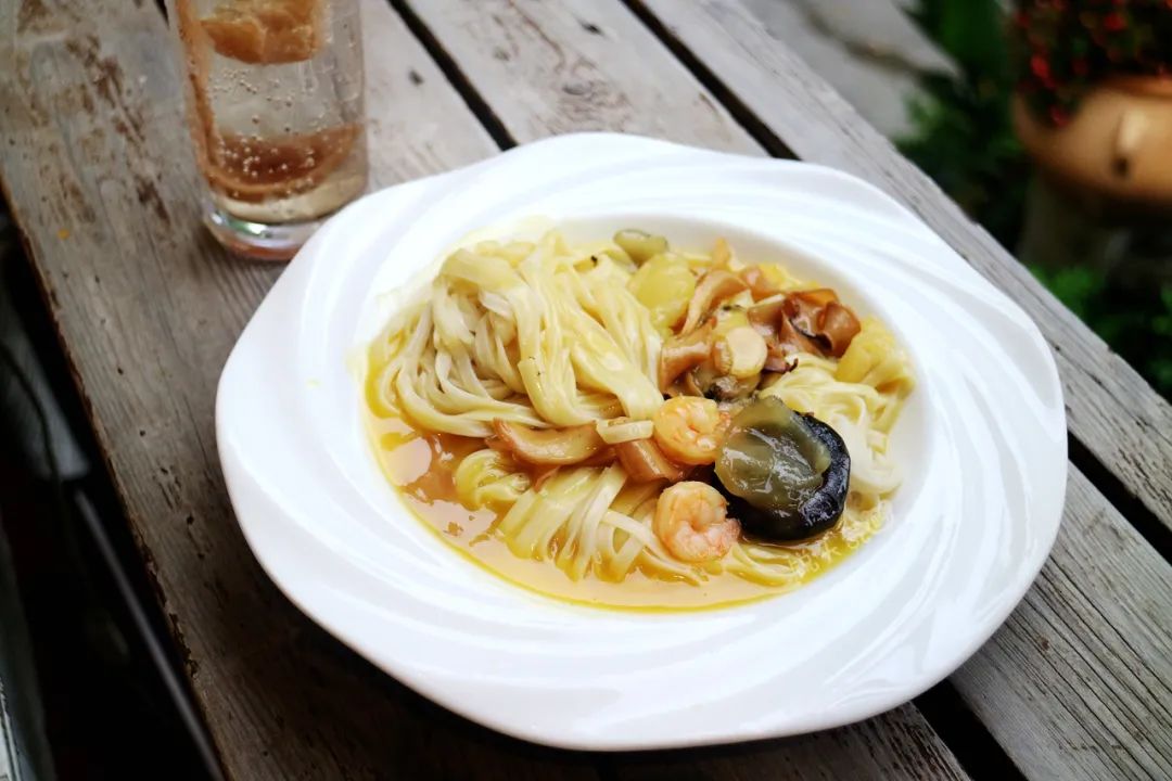 抓住暑假的尾巴，到鼓浪屿百年老别墅，享受到的不止是浪漫下午茶