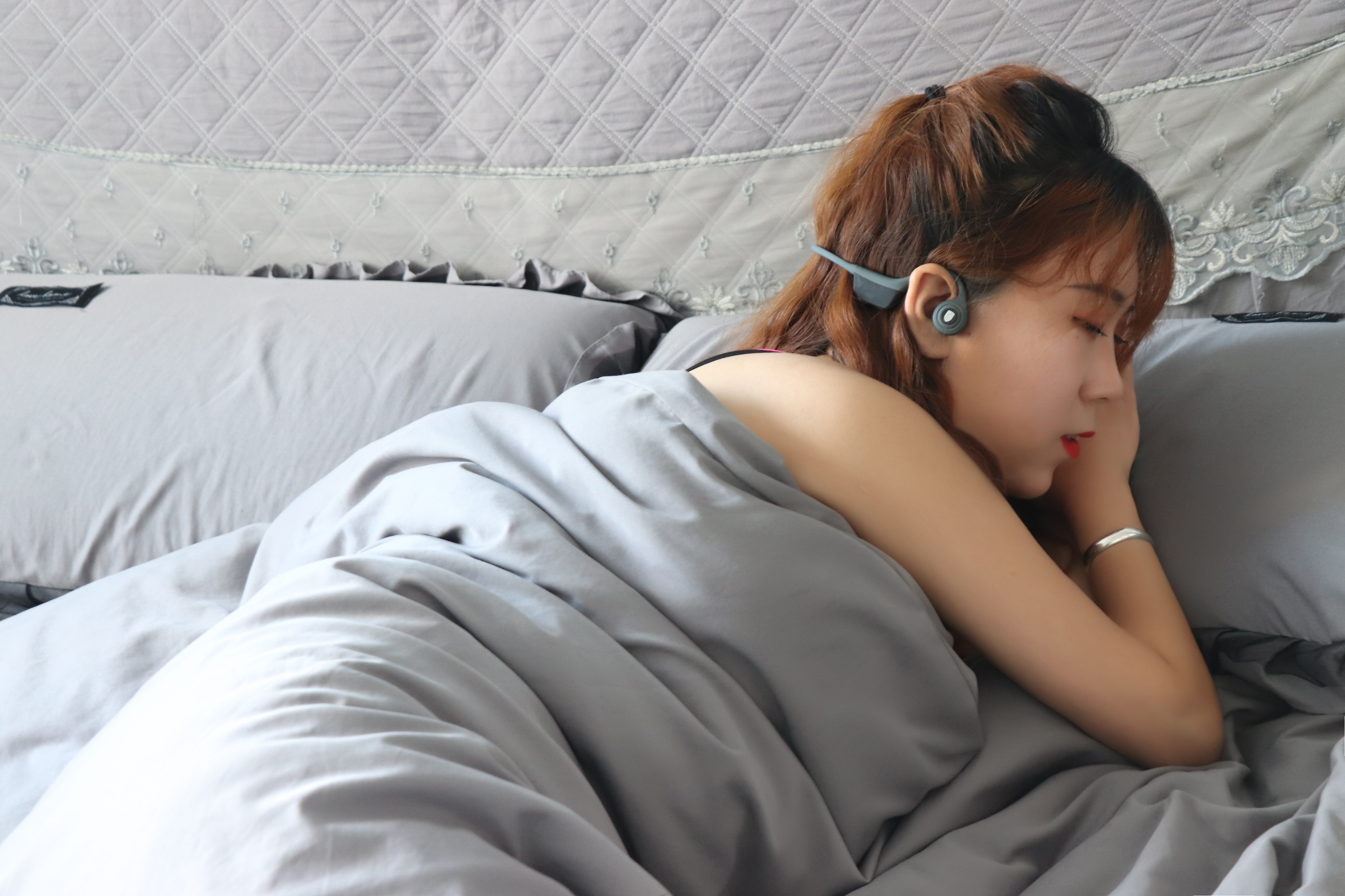 轻便，不伤耳。再遇nineka（南卡）runner骨传导耳机