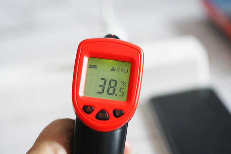 小體積，大能量：Aohi magcube 20W充電器體驗(yàn)