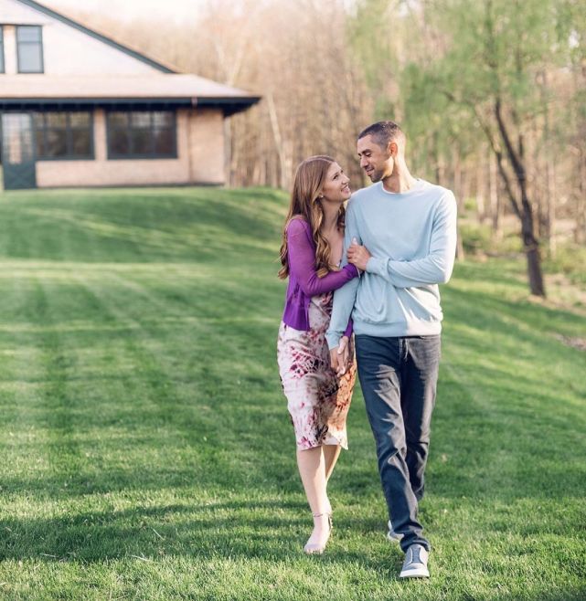 比爾蓋茨離婚後首現身，與長女合影顯親密，力破被家人孤立的傳聞