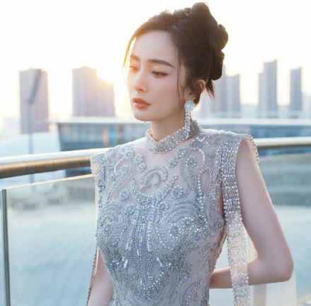 " chase after light elder brother " Du Chun uses consummate skill of hold up person, spit groove by Yang Mi, zheng Shuang said a fair word