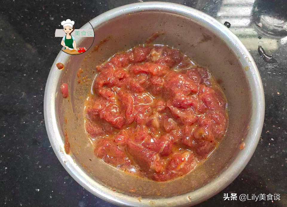 芥藍炒牛肉時，下鍋前多做一步驟，牛肉嫩滑入味，孩子愛吃又營養