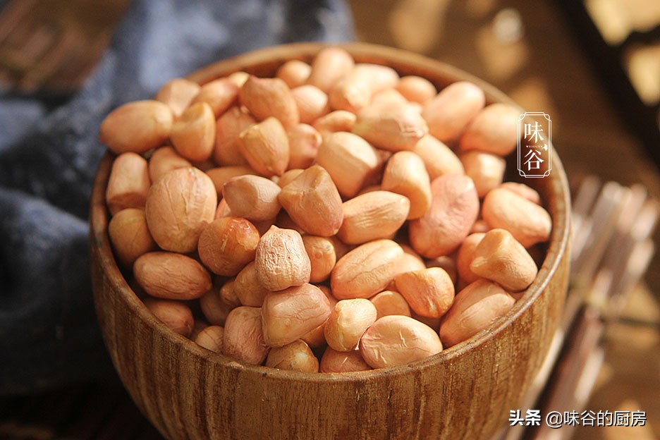 买花生时，挑红皮的还是白皮的？原来区别这么大，以后别再乱买了