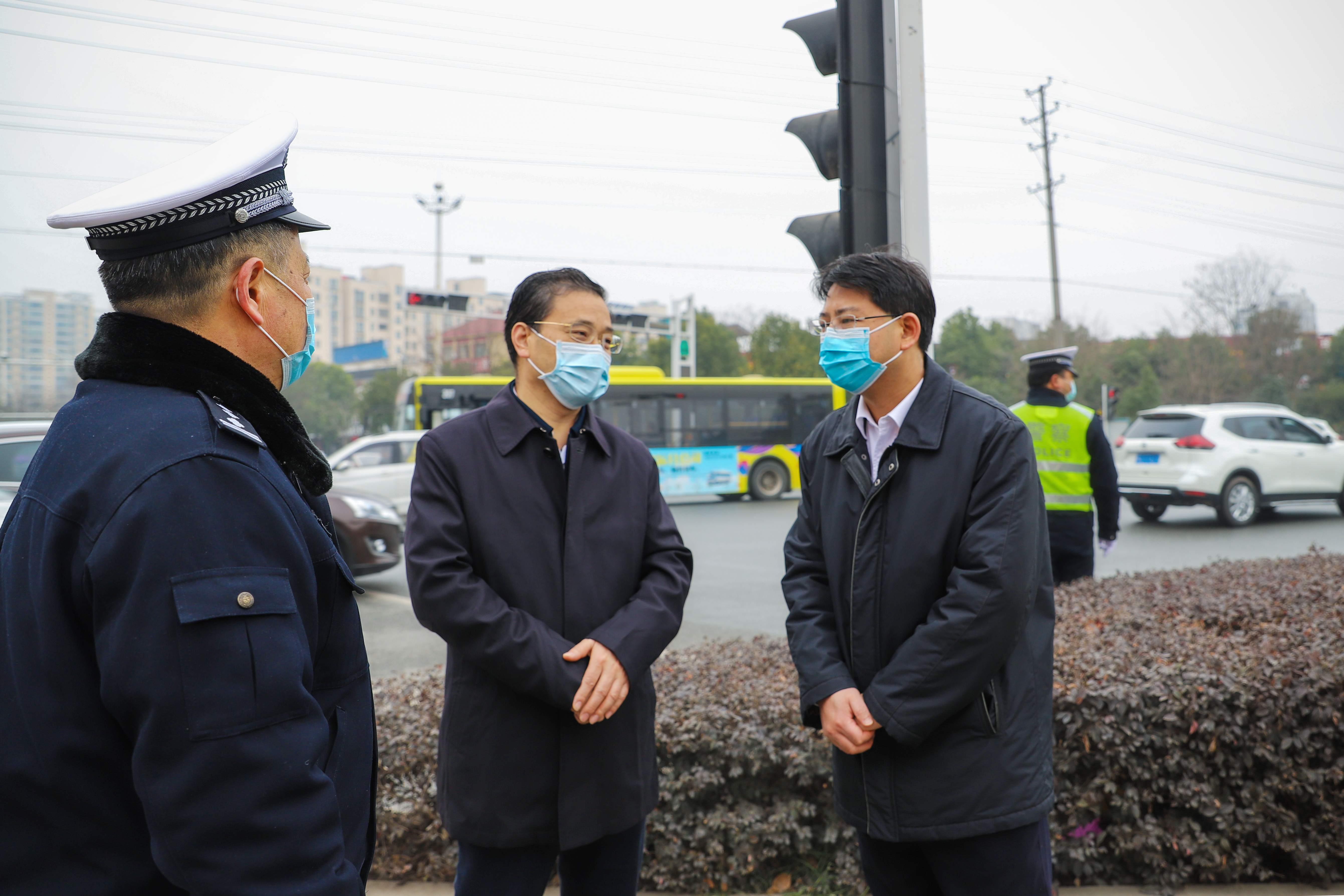 随州市委书记钱远坤春节前夕看望慰问一线公安民警市委书记,民警,市委,辅警,疫情